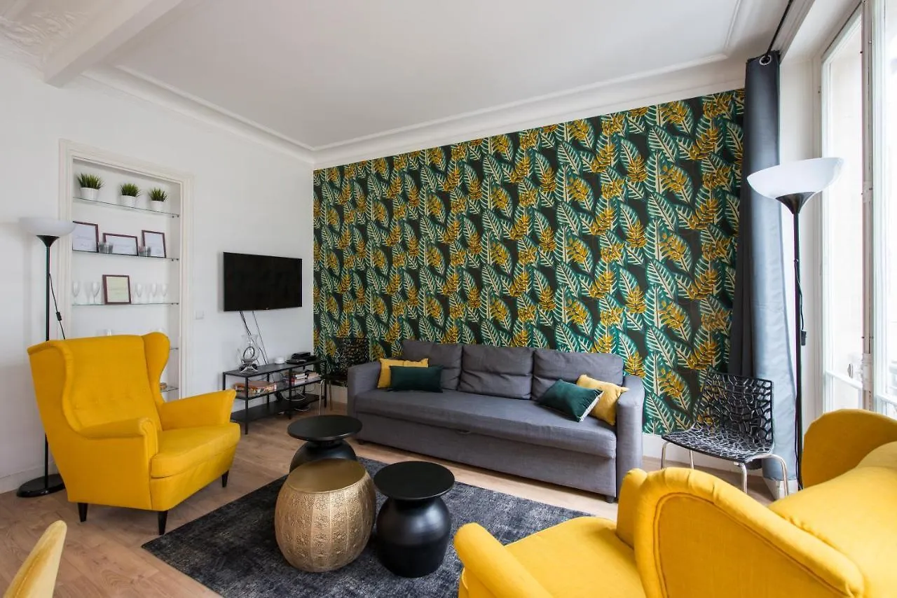 2 Bedroom Near Tour Eiffel & Trocadero Apartament Paryż