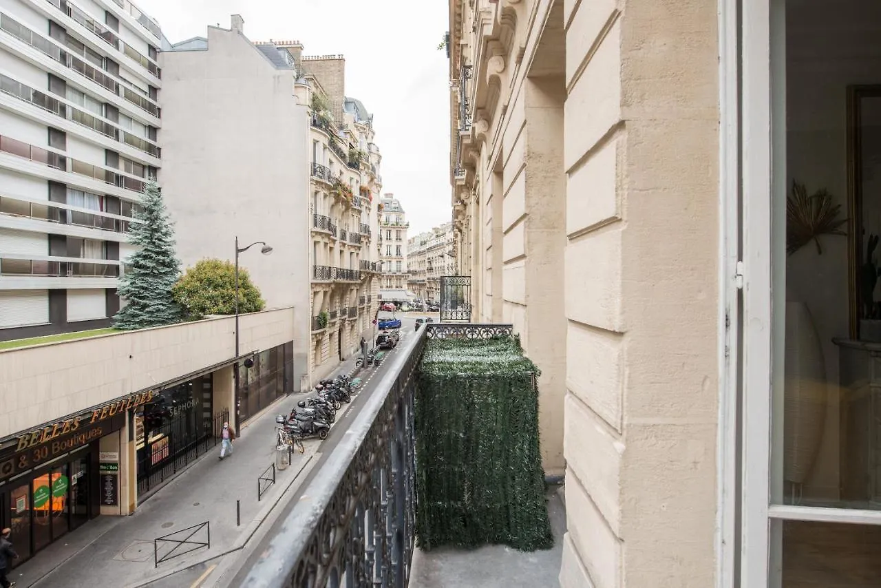 2 Bedroom Near Tour Eiffel & Trocadero Lägenhet